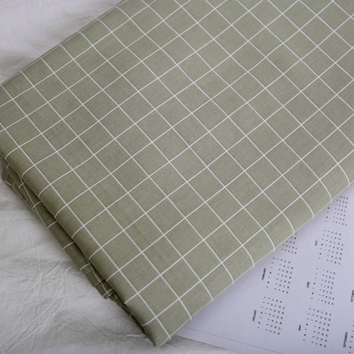 Gray-green grid