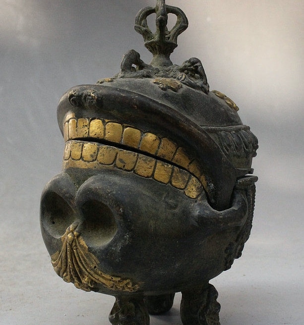 Tibet Bronz Arany Phurba Csontváz Koponyafej 3 Láb Szobor Füstölő