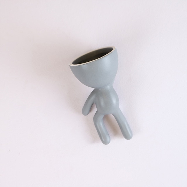 A gray vase S