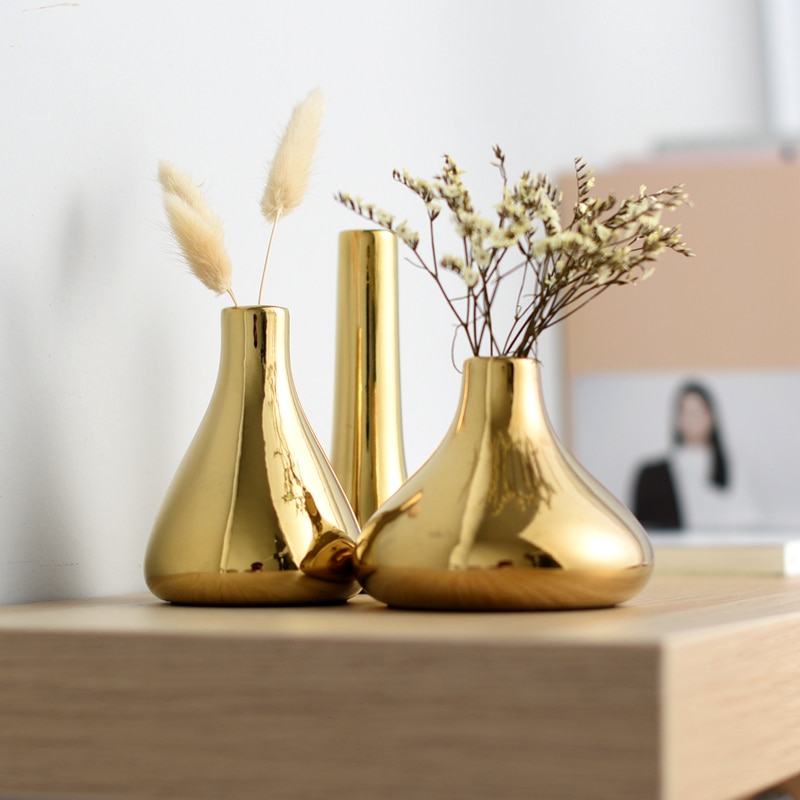 Nordic Home Office Asztali Dekoráció Könnyű Luxus Galvanizált Arany Váza Szárított Virág Kerámia Modern Mini Vazen ​​Borospohár