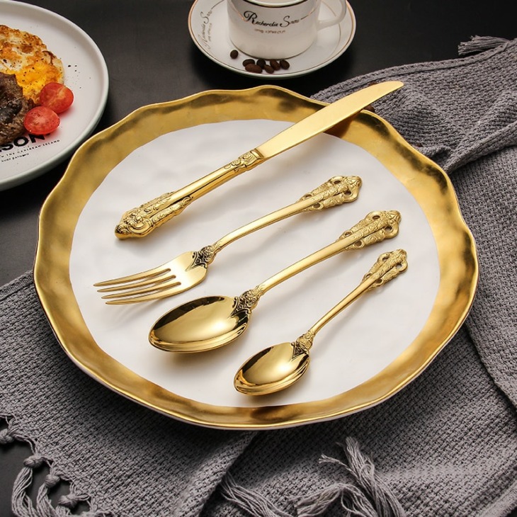 24Dic/Set Luxus Ezüst Arany Evőeszközök Étkészletek Síkkészletek Készlet Asztali Edények Ezüst Edény Vacsora Villa Kés Kanál Csepp Szállítás