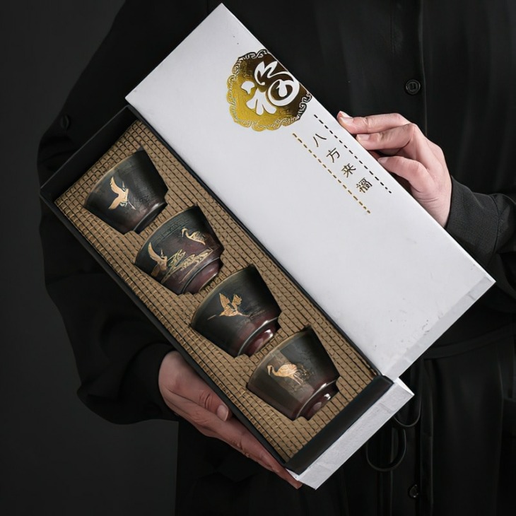 4Dcs Kerámia Csésze Ajándékdoboz Japán Retro Kemence Cseréje 60 Ml -Es Vízáru -Bár Dekoráció Háztartási Konyhai Készletek Italkészletek