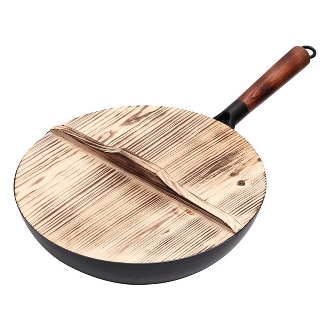 wok with wood lid
