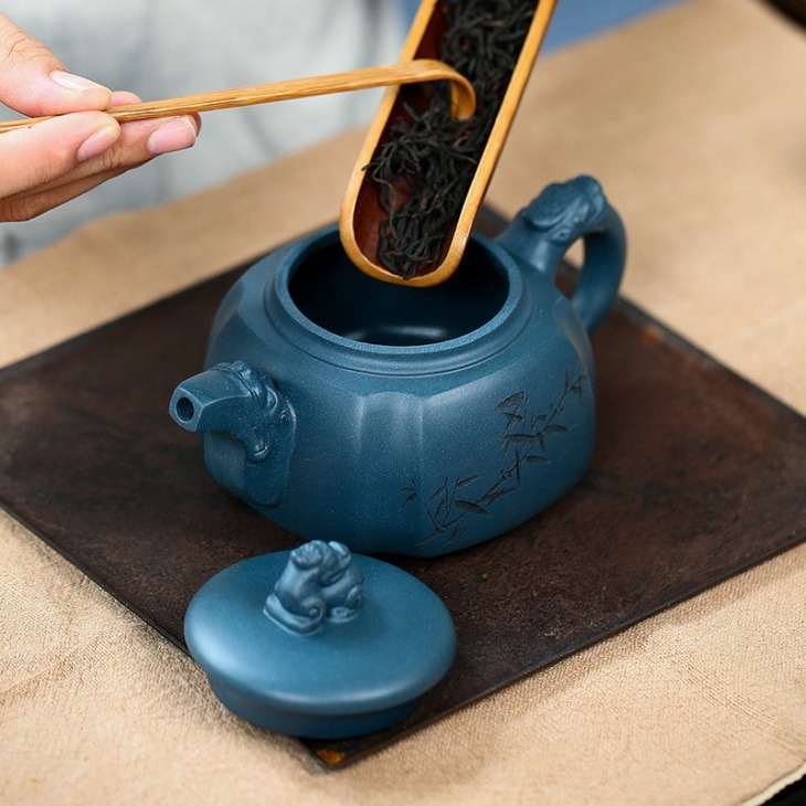 Yixing Híres Sárkány Tea Edény Kézzel Készített Kung Fu Vízforraló Sár Zöld Ajándékdoboz Kreatív Teárujával