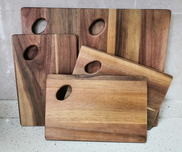High-quality-Acacia-Wood-Cutting-Board-Practical-double-sided-wooden-cutting-board-regular-Bread-Board-with Kiváló Minőségű Akác-Fa Vágódeszka, Praktikus Kétoldalas Fa Vágódeszka, Rendszeres Kenyérlemez Ovális Fogantyúval - Image 1