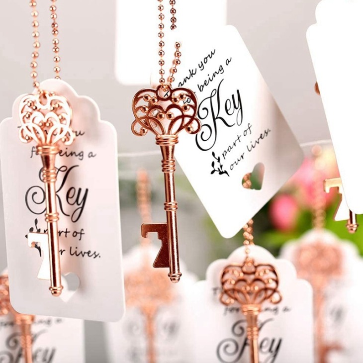 60Set-Key-Bottle-Openers-Key-Bottle-Opener-with-Escort-Card-Tag-and-Key-Chains-for-Wedding 60Set Key Palacknyitók Key Palacknyitó Kíséretkártya Címkével És Kulcstartó Láncok Az Esküvői Kedvezmények Eljegyzési Karácsonyi Karácsonyi Kedvezményekhez - Image 1