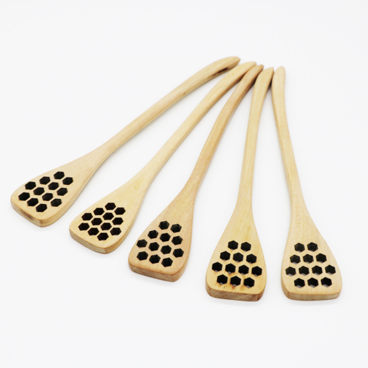 50-pcs-Cute-Wood-Creative-Carving-Honey-Stirring-Honey-Spoons-Honeycomb-Carved-Honey-Dipper-Kitchen-Tool 50 Db Aranyos Fa Kreatív Faragás Méz Keverés Mézes Kanál Méhsejt Faragott Mézes Merülő Konyhai Szerszám - Image 1