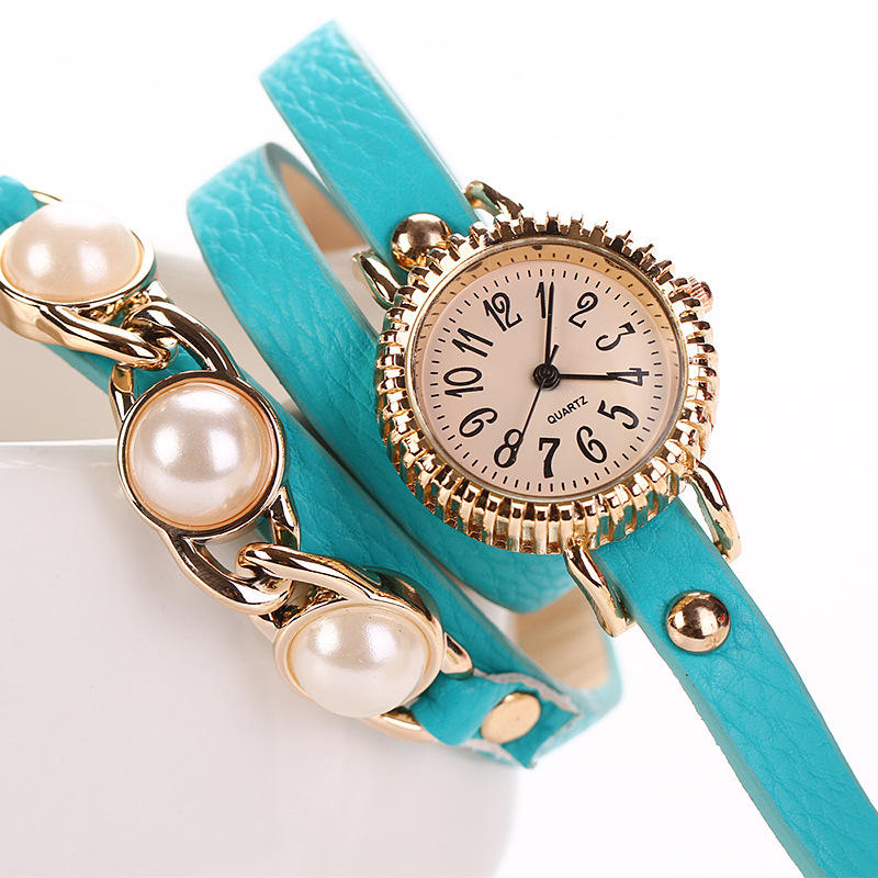 Часы перламутровые. Часы с жемчужным браслетом. Часы с жемчугом женские наручные. Часы женские наручные синий ремешок. Перламутровые часы женские.