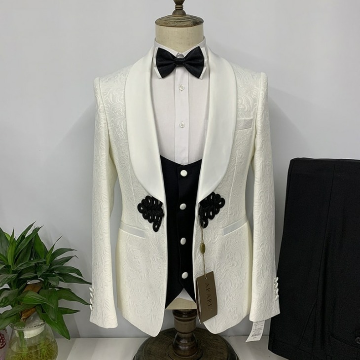 2021 Új Férfiak Legújabb Stílus Gomb Design Blazers Vest Pants 3Set Europe Ruhák Elefántcsont Fehér Esküvői Party Gentleman Ruha