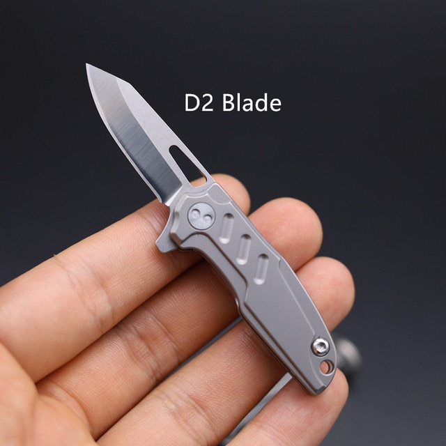 Gray D2