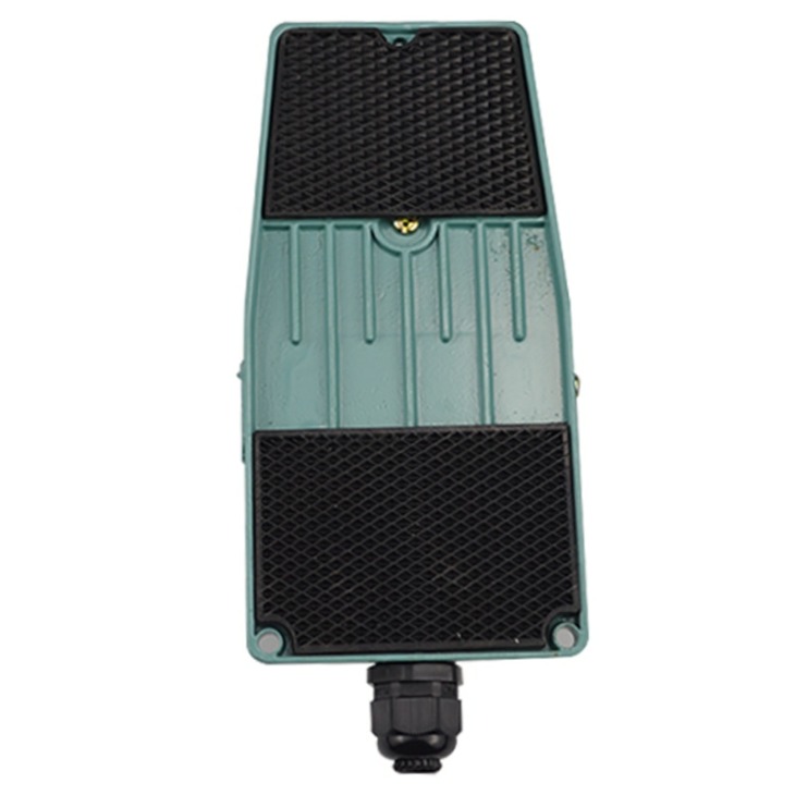 Produktbild von Industrie-Fußschalter TFS-402 – 1NO/1NC, 15A/250V AC, Aluminium, Rutschfest, Für Maschinen