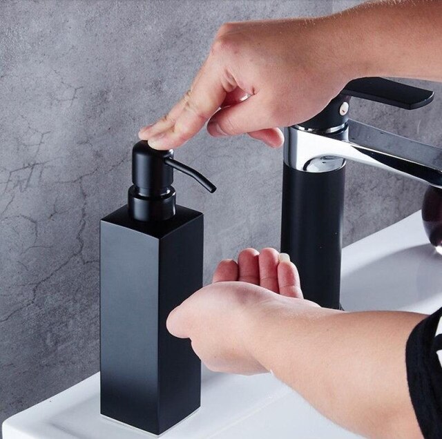 style 2 black square