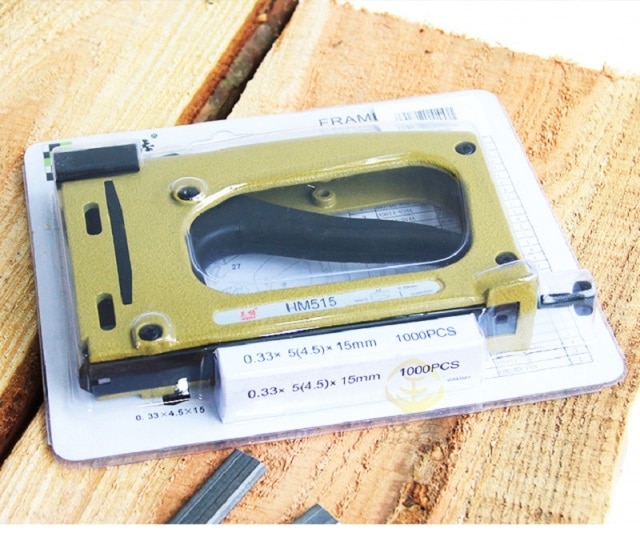 Manual stapler